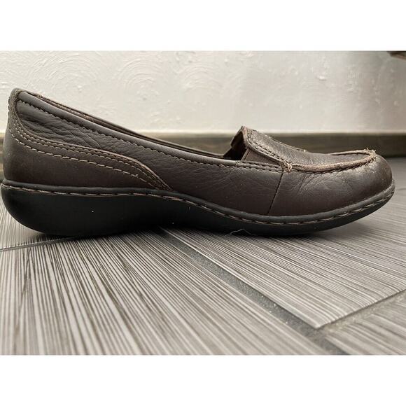 Clarks Ashland Bendable Loafers Womens Size 7M Brown Textured Leather Moccasins - Picture 6 of 13